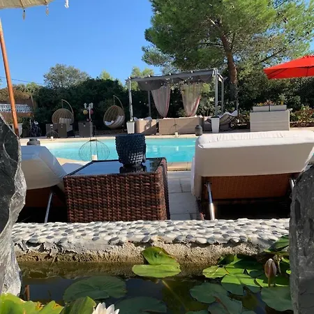 D'hotes Des Huppes 3* 님