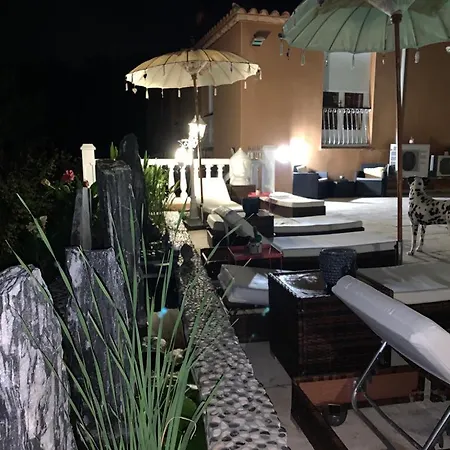 D'hotes Des Huppes 님